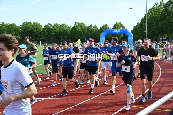 Gemeinsamer Start beim Sommerlauf