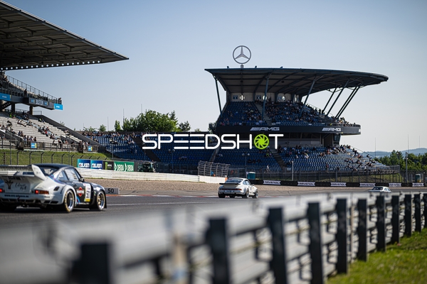 Rennfahrzeuge auf der Rennstrecke