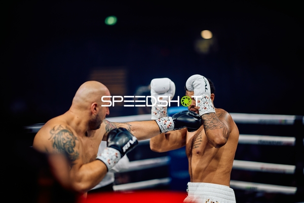 Boxer im Ring beim Schlagabtausch