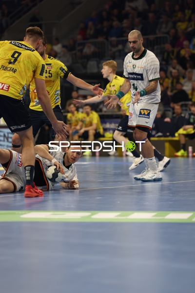 Zweikampf um den Ball