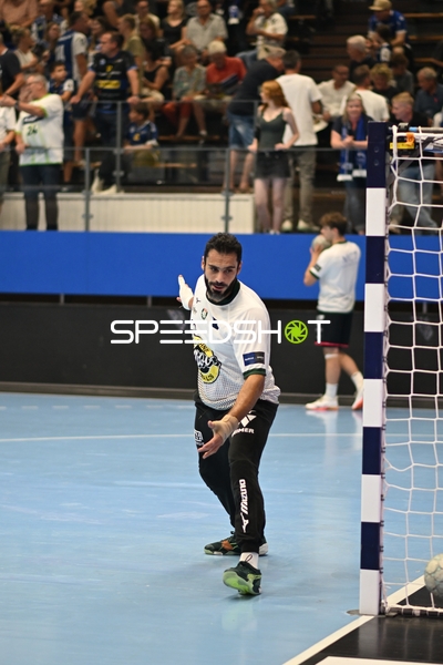 Silvio Heinevetter (12; ThSV Eisenach) steht bereit im Tor