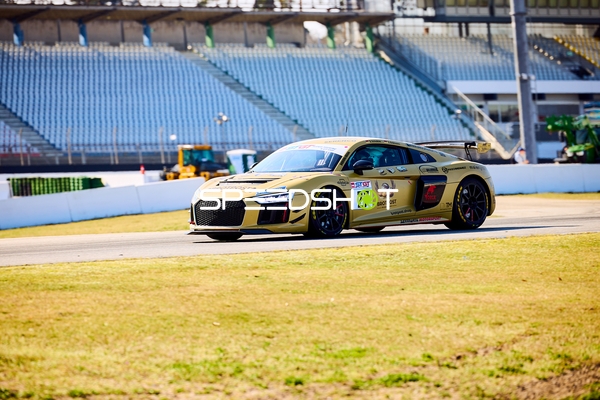 Sportwagen mit Startnummer 27 auf dem Hockenheimring