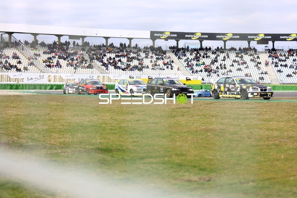 Autos beim 318ti Cup Rennen