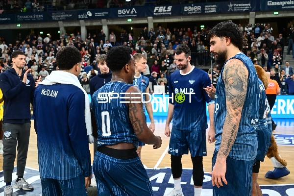 Szene mit Marcel Keßen (15; MLP Academics Heidelberg) und Teamkollegen