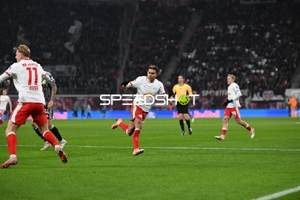 Spielszene mit Antonio Nusa (7; RB Leipzig)