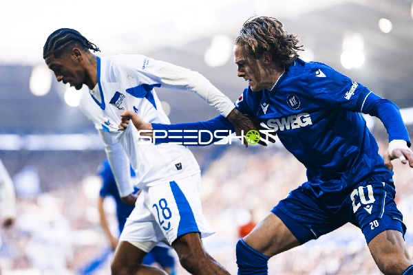 Zweikampf um den Ball