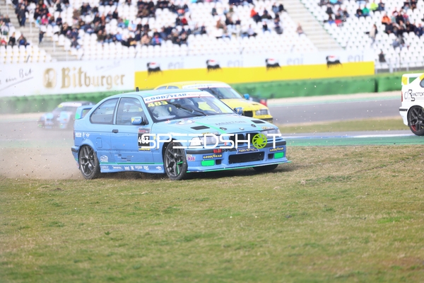 Zeller und Setnicka im actionreichen Duell beim Hockenheim 318ti Cup