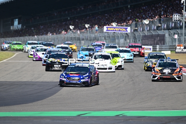 Startaufstellung beim 24h Rennen 2025 Nürburgring