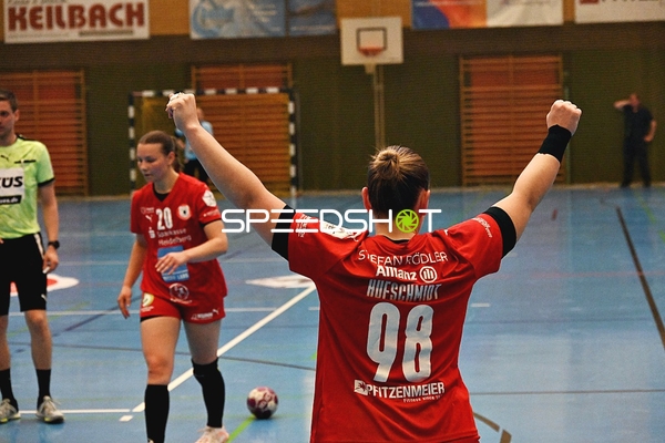 Spielerin der Kurpfalz Bären jubelt