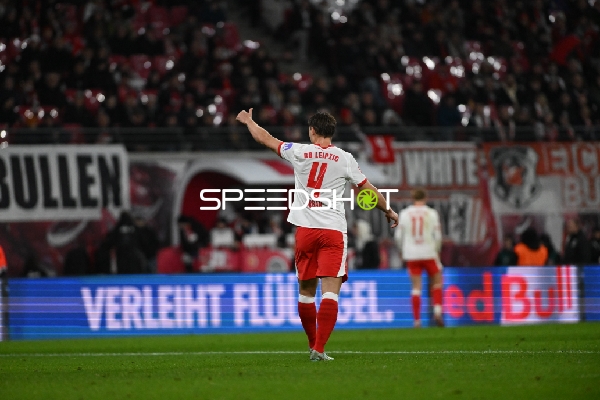 Spieler zeigt Daumen hoch