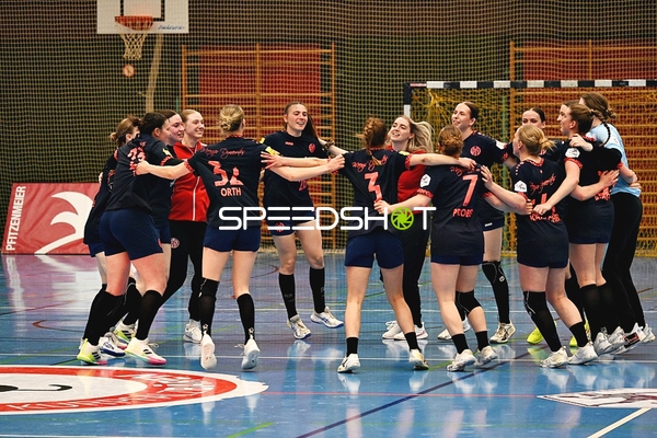 Jubel im Team der Kurpfalz Bären