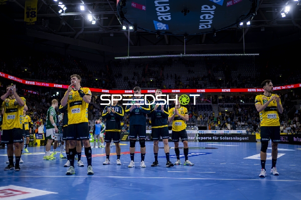 Torjubel von Steven Plucnar Jacobsen (9; Rhein Neckar Löwen) und Teamkollegen