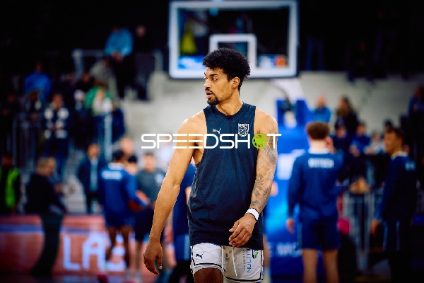 Ein Spieler beim Aufwärmen vor dem Spiel