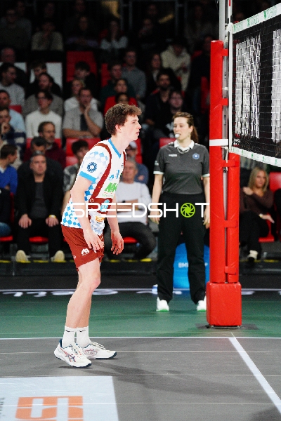 Tobias Hosch (11; WWK Volleys Herrsching) in Aktion
