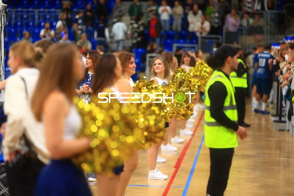 Julianna Stoika (831; MLP Academics Heidelberg) am Spielfeldrand