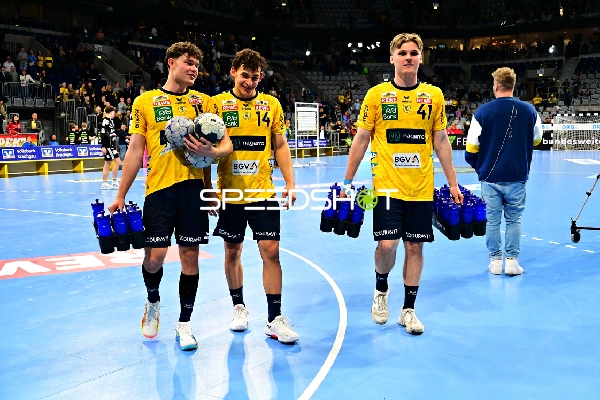 Szene mit David More (15; Rhein Neckar Löwen) und Gino Steenaerts (14; Rhein Neckar Löwen)