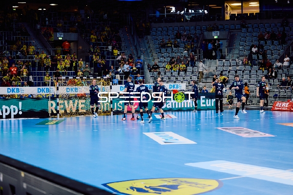 Aufwärmen der Spieler vor dem Spiel