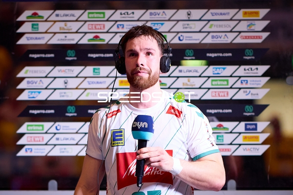 Spieler Max Staar (27; TSV GWD Minden) in Position