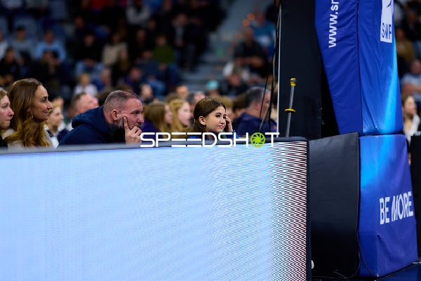 Basketball-Szene mit Zuschauern