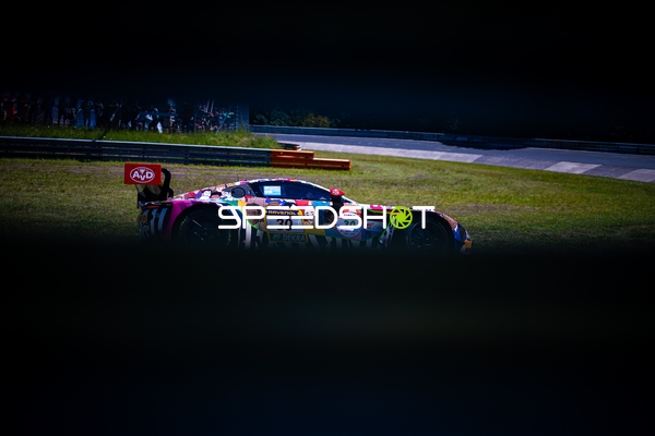 Rennfahrzeug auf der Rennstrecke