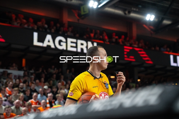 Offizieller am Spielfeldrand