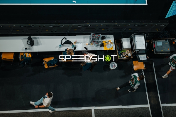 Personen am Spielfeldrand