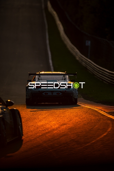 Rennfahrzeug auf der Strecke