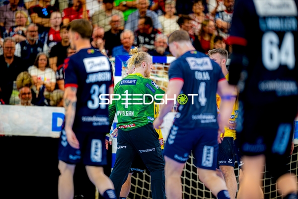 Torwartaktion Mikael Appelgren (1;Rhein Neckar Löwen), Steven Plucnar Jacobsen (9;Rhein Neckar Löwen)