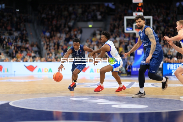 Spielaktion mit Marcel Keßen (15; MLP Academics Heidelberg)