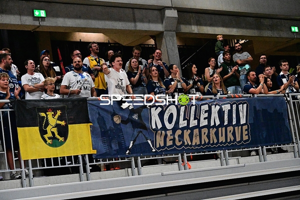 Fans sorgen für Stimmung