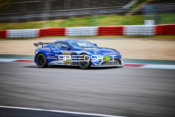 PROsport Racing GmbH (175): Marek Böckmann, Michel Albers, Yannik Himmels fährt durch Kurve