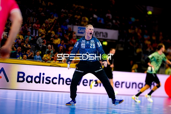 Torwart jubelt nach Treffer