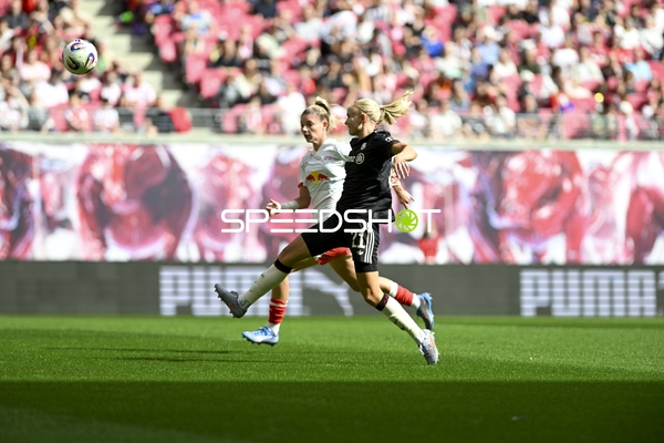 Zweikampf um den Ball