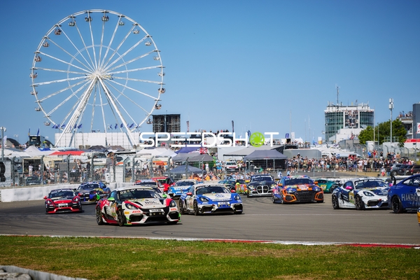Start beim 24h Rennen 2025 Nürburgring