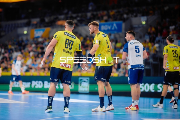 Abwehr mit Jannik Kohlbacher (80;Rhein Neckar Löwen), Steven Plucnar Jacobsen (9;Rhein Neckar Löwen) und Josip Simic (5;VfL Potsdam)