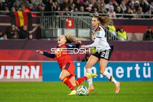 Zweikampf um den Ball