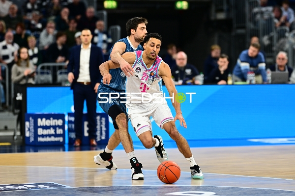 Spielaktion mit Joel Aminu (21; Telekom Baskets Bonn) und Mateo Seric (21; MLP Academics Heidelberg)