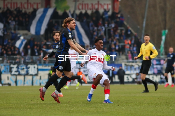 Zweikampf um den Ball