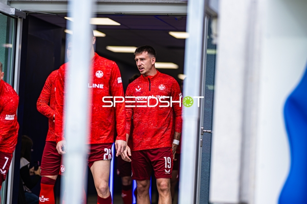 Spielerbetreten Filip Kaloc (26, 1. FC Kaiserslautern), Daniel Hanslik (19, 1. FC Kaiserslautern), Marlon Ritter (7, 1. FC Kaiserslautern)