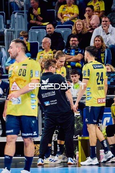 Spielerwechsel an der Seitenlinie