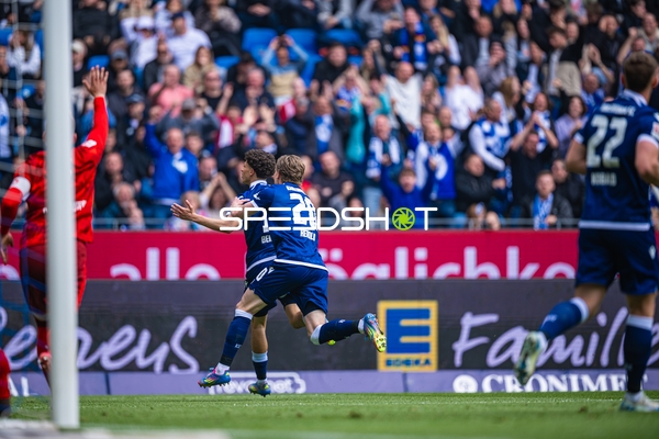 Torjubel David Herold (20, Karlsruher SC), Marvin Wanitzek (10, Karlsruher SC), Christoph Kobald (22, Karlsruher SC)