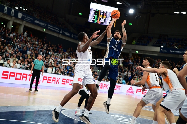 Wurfversuch von Marcel Keßen (15; MLP Academics Heidelberg)