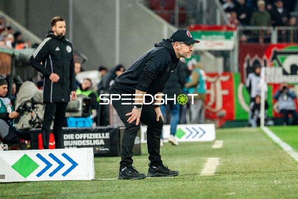 Trainer an der Seitenlinie