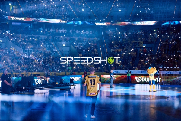 Einlauf der Spieler in die Arena