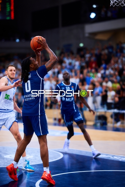 shoot DJ Horne (0;MLP Academics Heidelberg), Bakary Dibba (10;MLP Academics Heidelberg)
