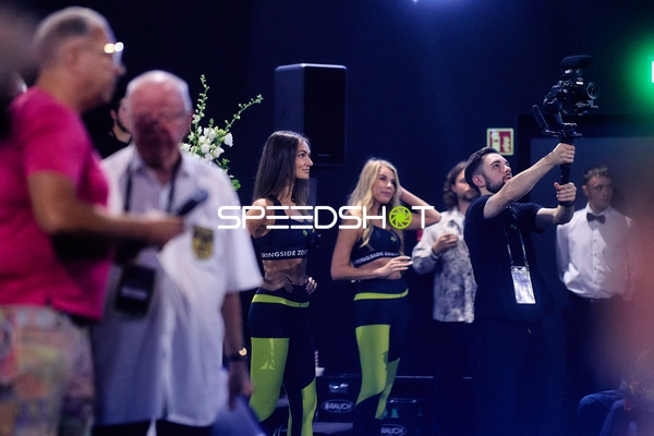 Ringside-Zone Face-Off Szene