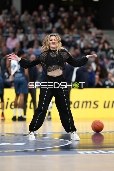 Basketball-Szene mit Performer