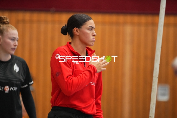 Szene mit Lucie-Marie Kretzschmar (33; HSG Bensheim/Auerbach) und Meike Schmelzer (24; HSG Bensheim/Auerbach)