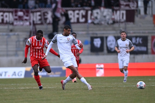 Zweikampf um den Ball