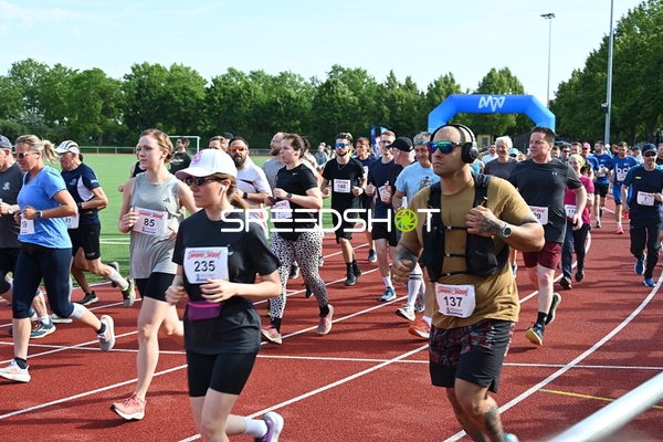 Gemeinsamer Start beim TVE Sommerlauf